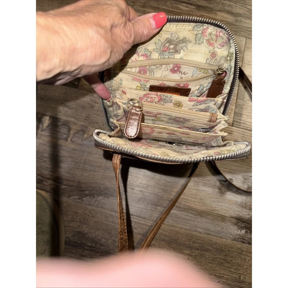Latico  Crossbody Small Leather Purse  Brown Pre Owned